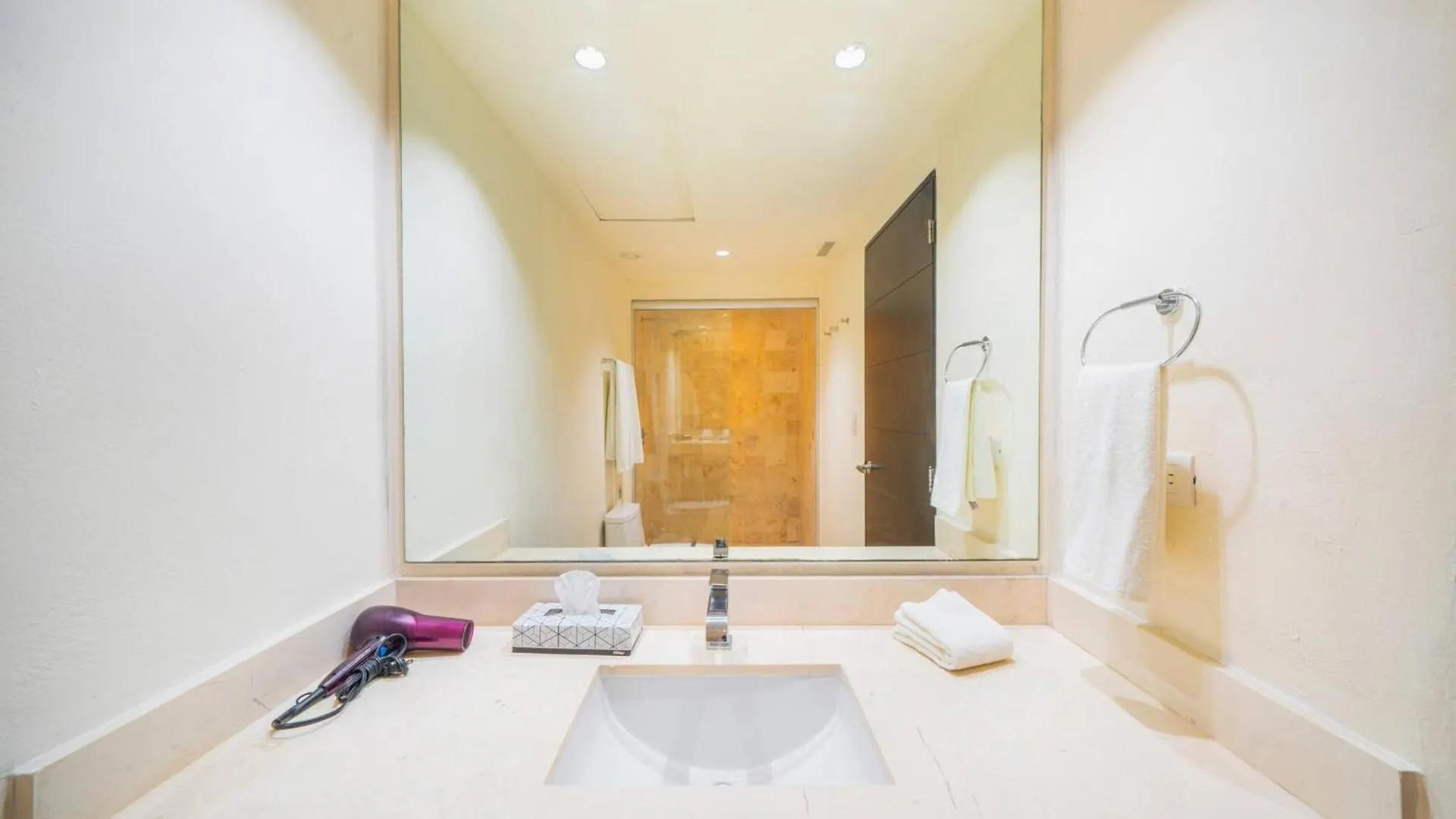 Ocean View Condo - 2 Bedrooms - At The Elements Condos - Castillo De Arena Playa del Carmen Dom wakacyjny